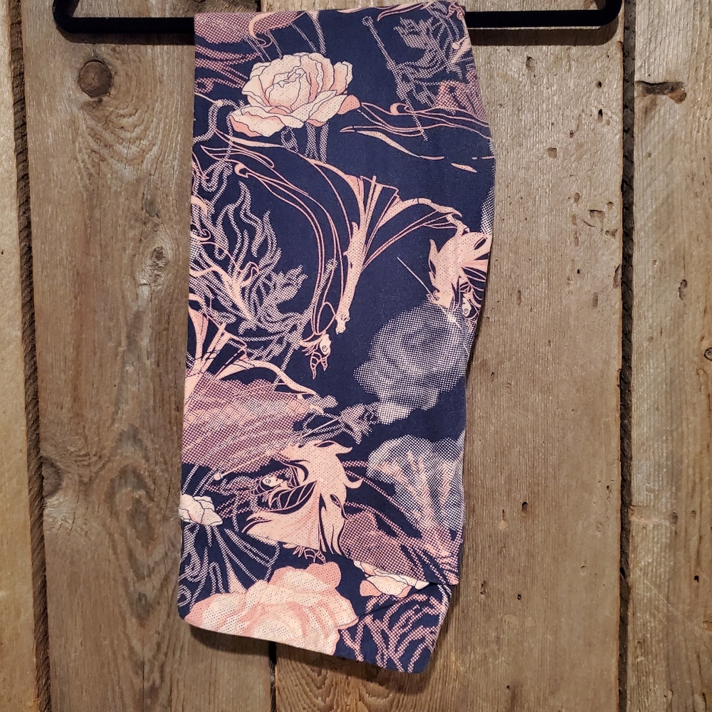 EUC TC2 Lularoe Leggings